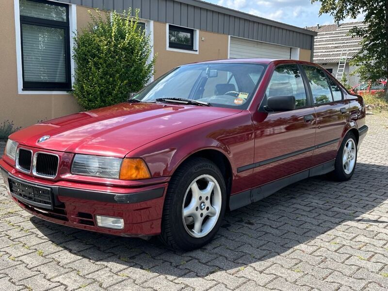 Rot Gebraucht 1993 BMW 318 Limousine | 4.100 € - Bild 1/4