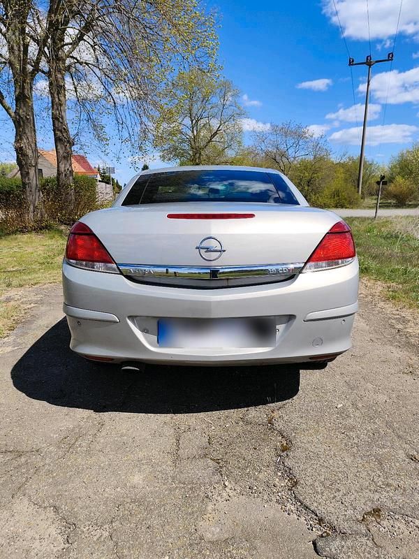 Gebraucht Opel Astra Cabriolet 150 PS (110 kW) 2007 Silber Cabrio