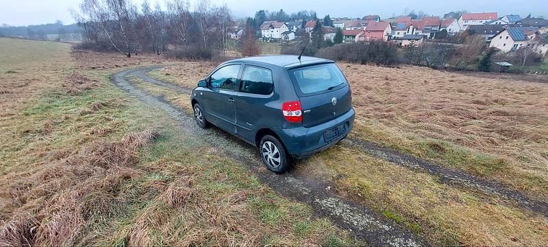 Gebraucht VW Fox 54 PS (39 kW) 2008 Grau Kleinwagen