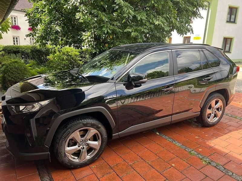 Schwarz Gebraucht 2019 Toyota RAV4 Hybrid Club SUV | 25.900 € (Fairer Preis) - Bild 1/4