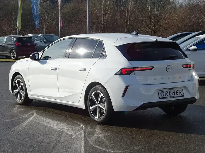 Nowe Opel Astra Edition 145 KM (106 kW) 2026 Biały Sedan/Limuzyna