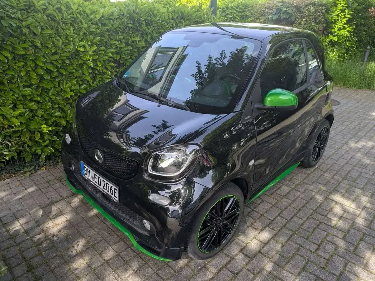 Gebraucht Smart ForTwo Coupé Brabus 60 kW (82 PS) 2017 Schwarz Coupé
