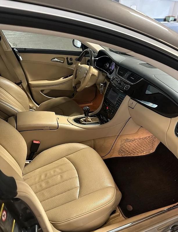 Gebraucht Mercedes CLS350 292 PS (214 kW) 2007 Grau Limousine