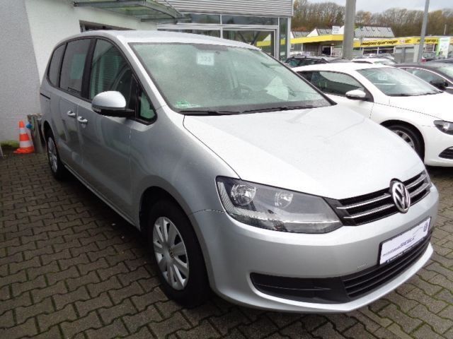 Gebraucht VW Sharan 140 PS (102 kW) 2013 Silber metallic Van / Kleinbus