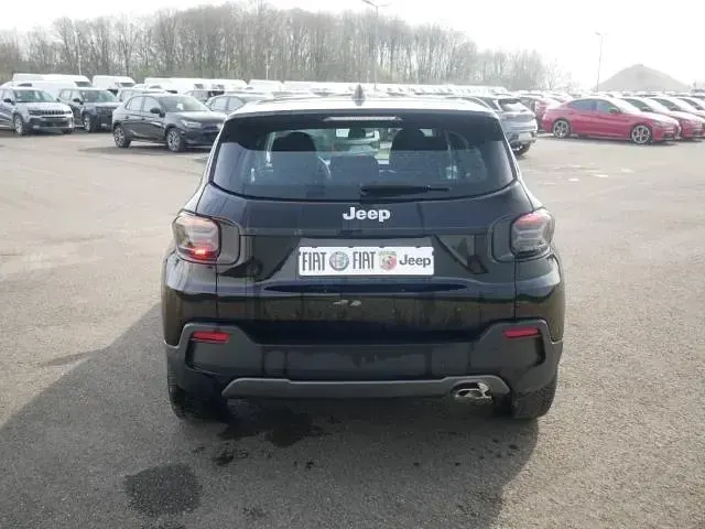 Usado Jeep Avenger Longitude 101 CV (74 kW) 2024 Negro SUV