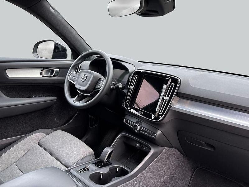 Gebraucht Volvo XC40 Core 163 PS (119 kW) 2024 Onyx black SUV