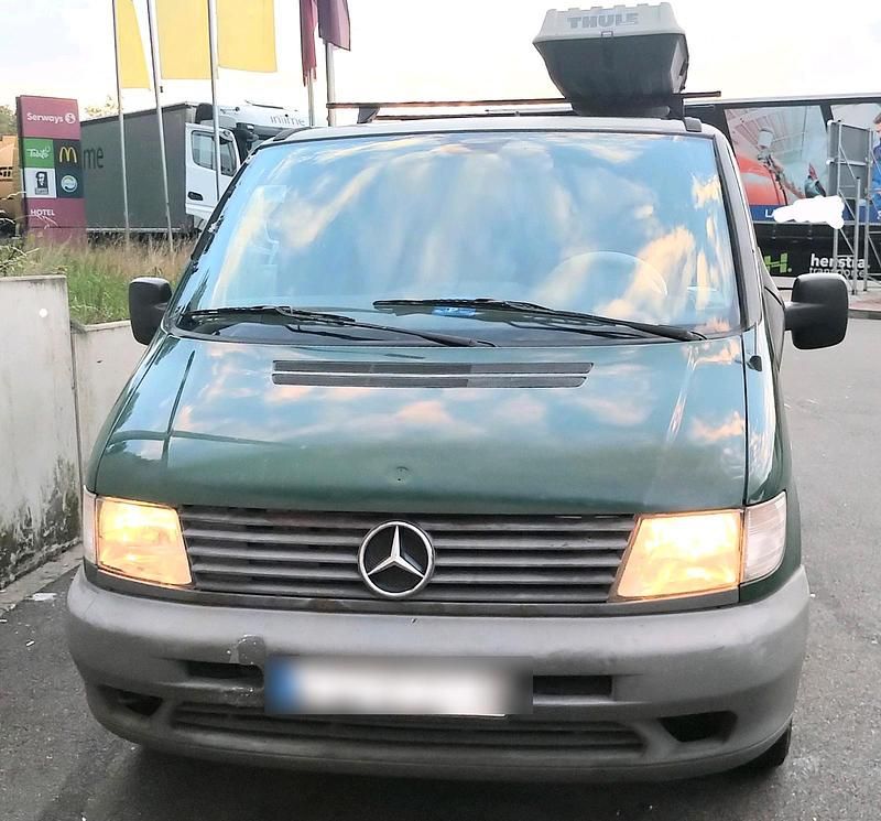 Grün Gebraucht 2001 Mercedes Vito Van / Kleinbus | 3.950 € (Superpreis) - Bild 1/4