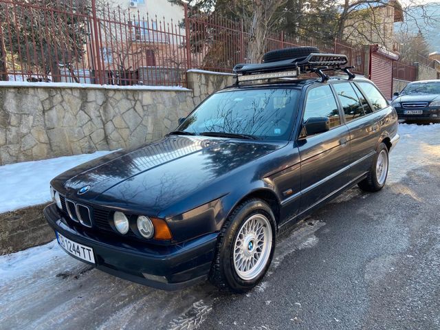 Blau Gebraucht 1993 BMW 528 Performance Kombi | 9.500 € - Bild 1/4