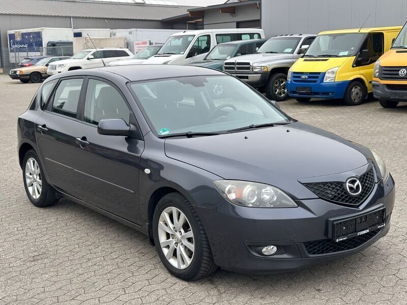 Grau Gebraucht 2007 Mazda 3 Inclusive Limousine | 7.950 € (Teuer) - Bild 1/4