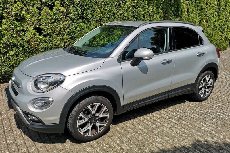 Grau Gebraucht 2016 Fiat 500X Cross SUV | 10.890 € (Fairer Preis) - Bild 1/4