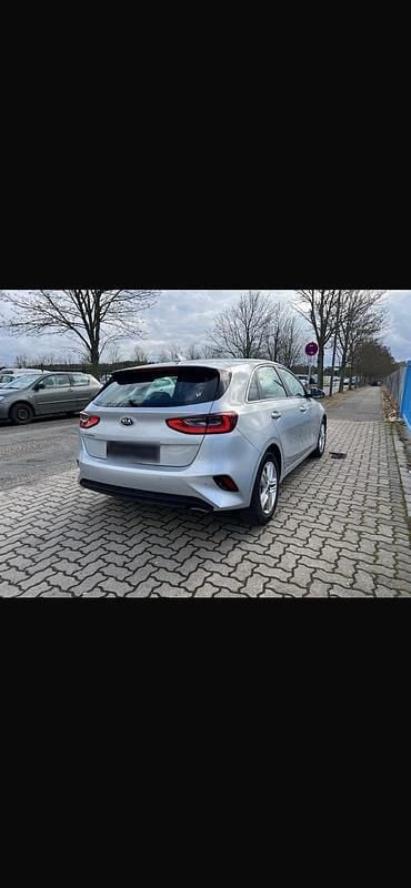Gebraucht Kia Ceed Turbo 140 PS (102 kW) 2020 Grau Kleinwagen