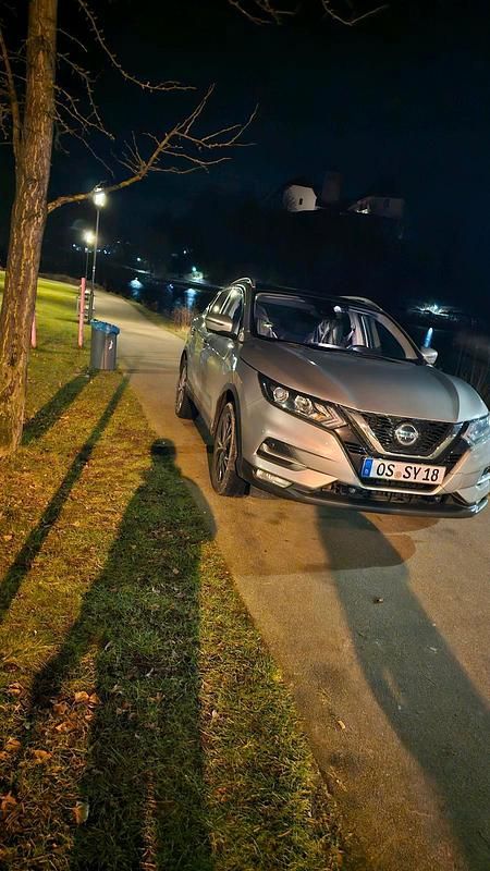 Grau Gebraucht 2019 Nissan Qashqai SUV | 12.700 € (Guter Preis) - Bild 1/4