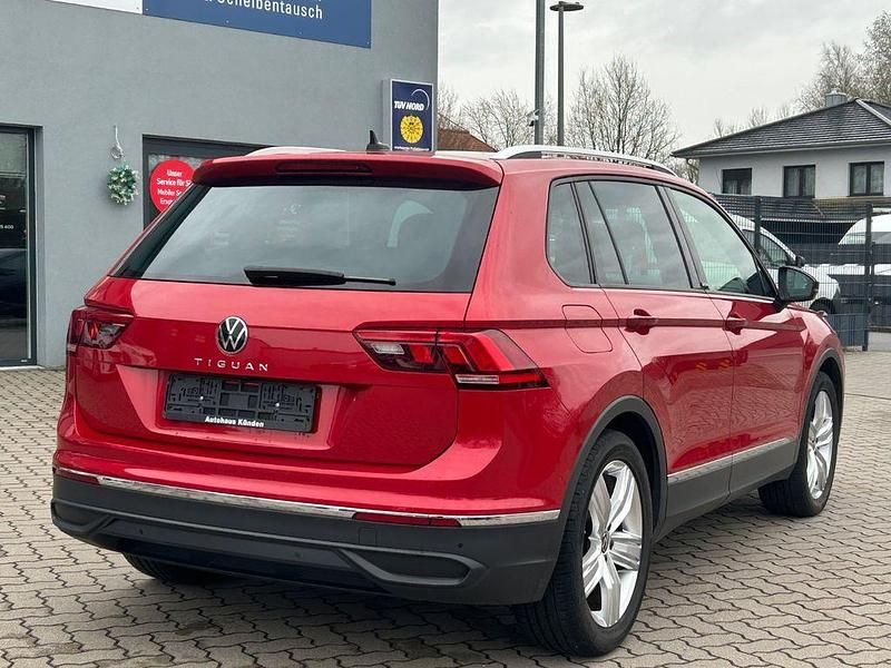 Gebraucht VW Tiguan Active 150 PS (110 kW) 2022 Rot SUV