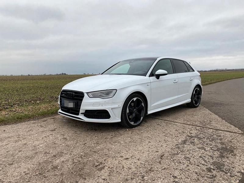 Weiß Gebraucht 2014 Audi A3 Sport Limousine | 18.490 € - Bild 1/4