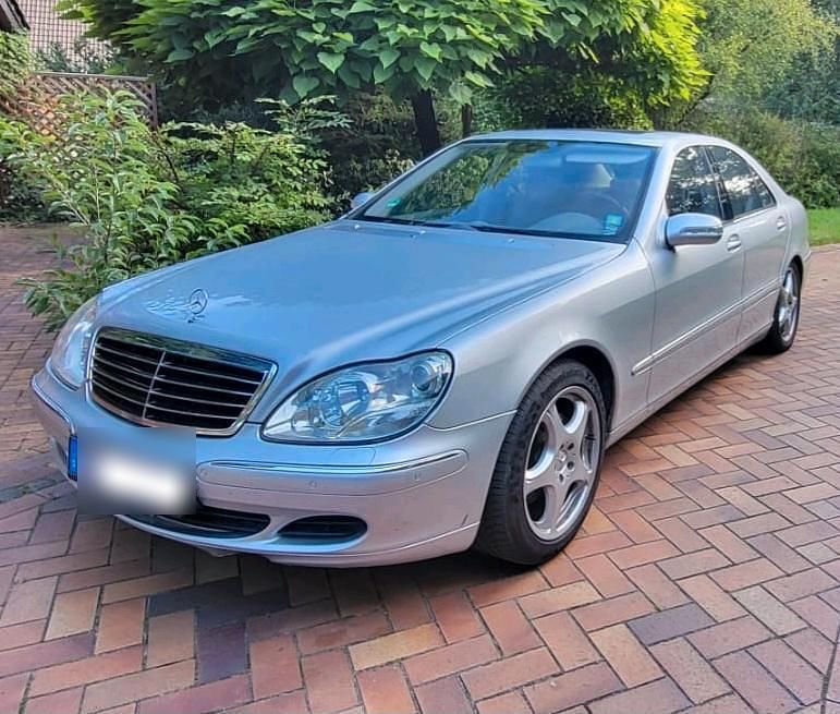 Silber Gebraucht 2004 Mercedes S500 Limousine | 9.000 € (Etwas zu teuer) - Bild 1/4