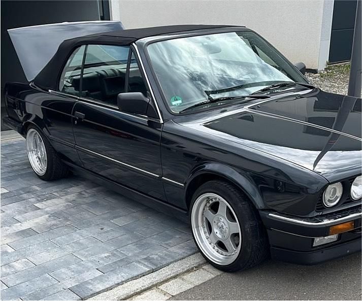Schwarz Gebraucht 1990 BMW 320 Cabriolet Cabrio | 12.700 € - Bild 1/4