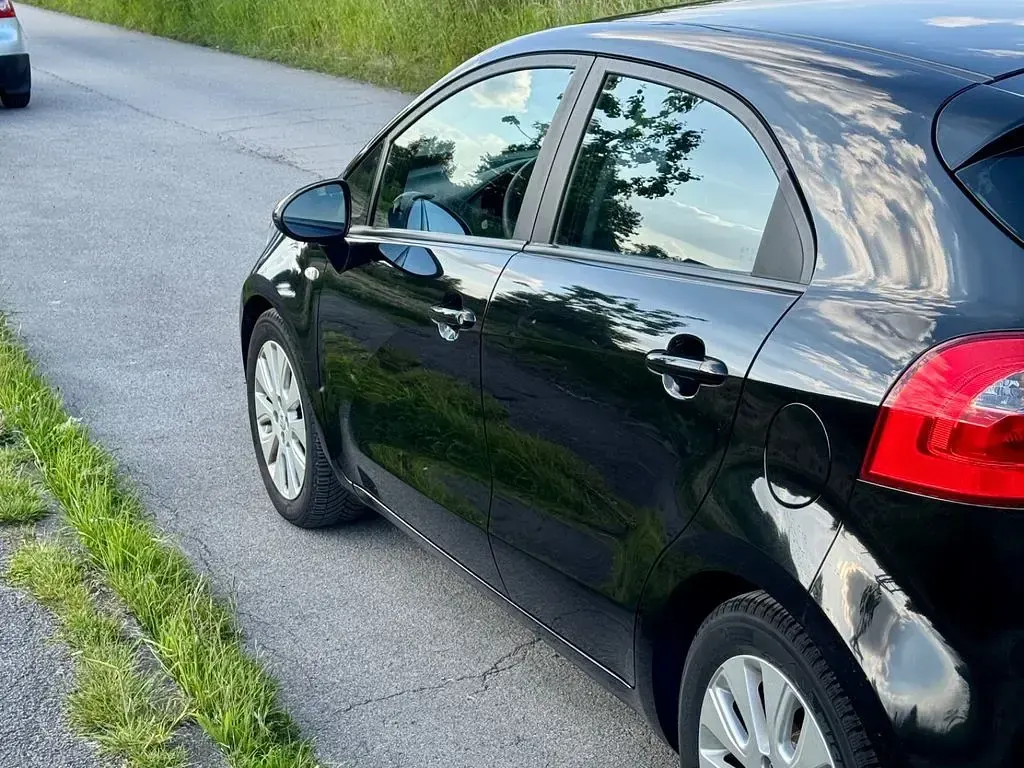 Gebraucht Kia Rio 86 PS (63 kW) 2012 Schwarz Limousine