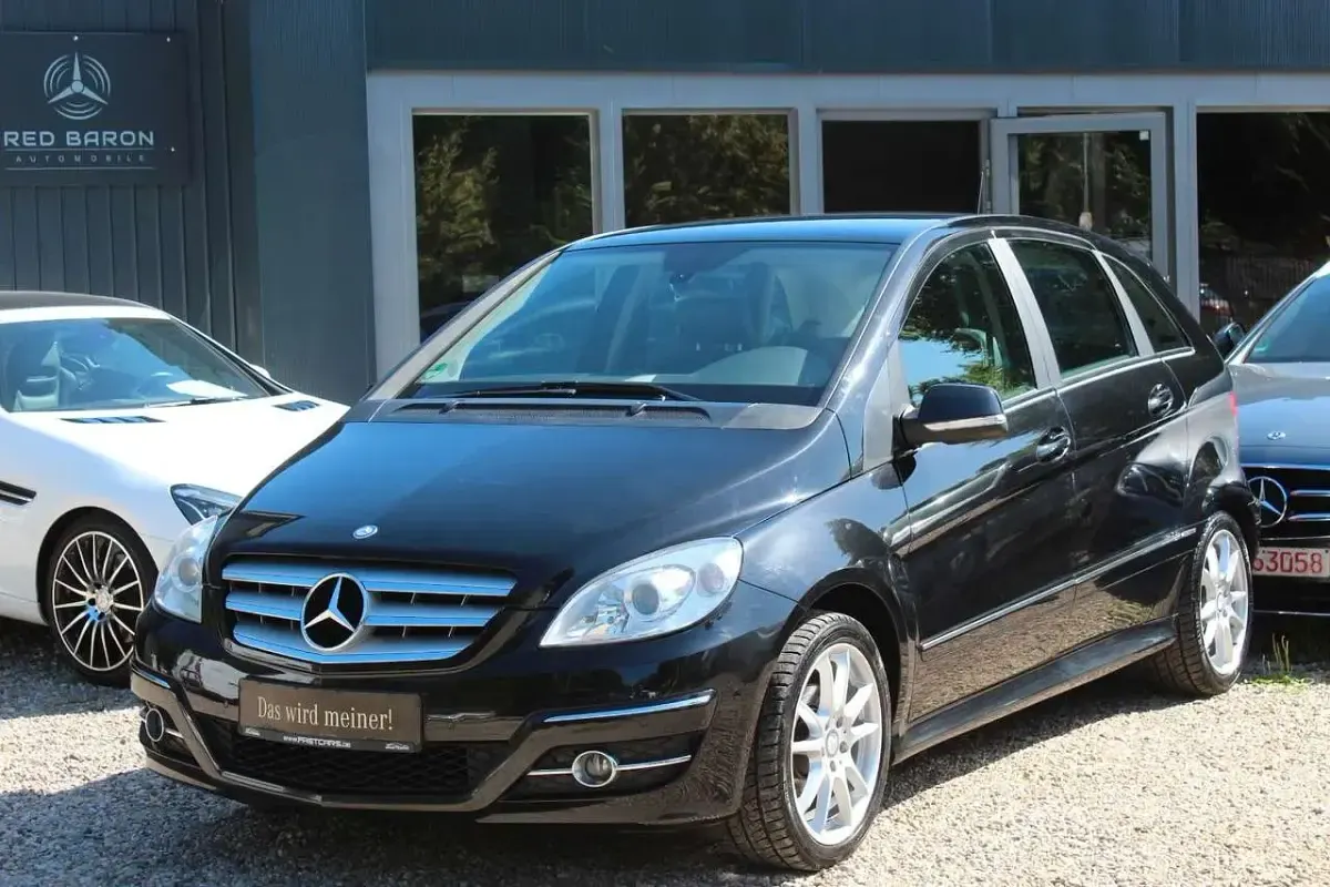 Gebraucht Mercedes B160 95 PS (69 kW) 2011 Schwarz Kleinwagen