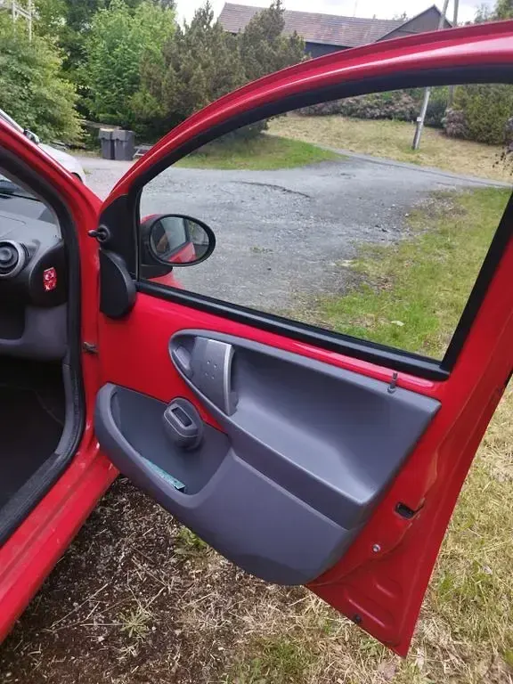 Gebraucht Toyota Aygo 68 PS (50 kW) 2008 Rot Kleinwagen