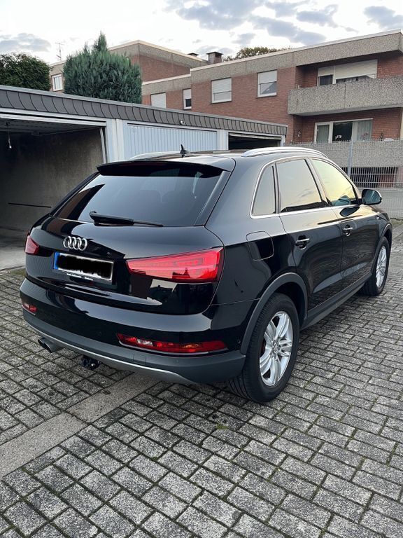 Schwarz Gebraucht 2015 Audi Q3 Sport SUV | 19.950 € (Fairer Preis) - Bild 1/4