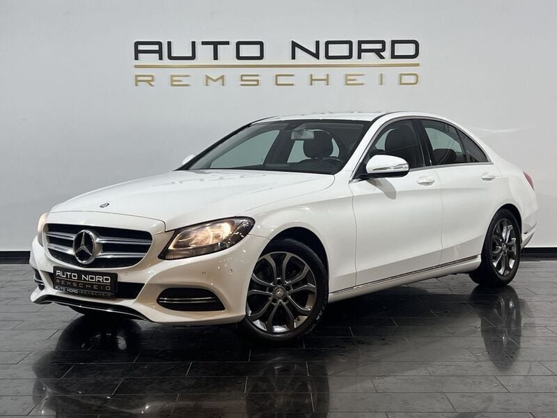 Weiß Gebraucht 2015 Mercedes C180 Avantgarde Limousine | 13.990 € (Superpreis) - Bild 1/4