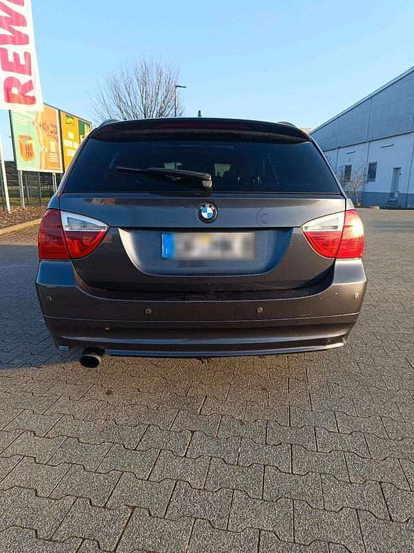 Gebraucht BMW 320 163 PS (119 kW) 2005 Kombi