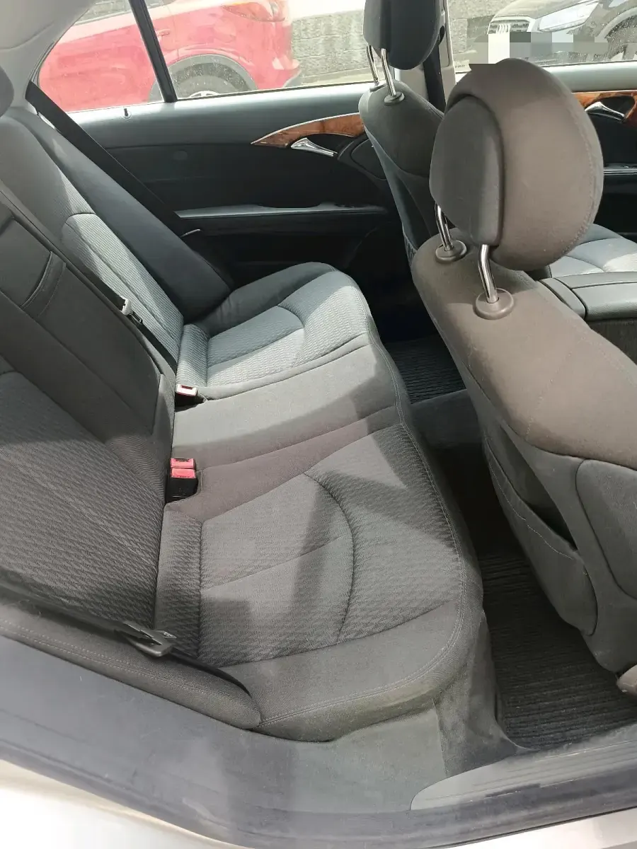 Gebraucht Mercedes E240 177 PS (130 kW) 2003 Silber Limousine