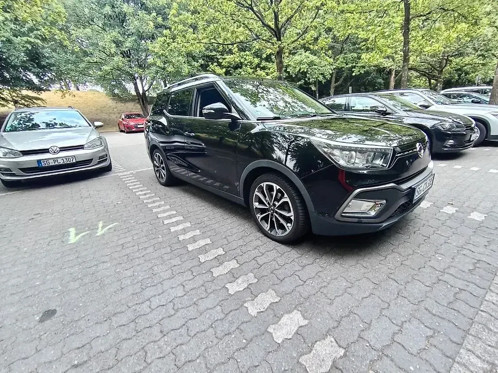 Gebraucht SsangYong XLV Quartz 116 PS (85 kW) 2016 Schwarz SUV