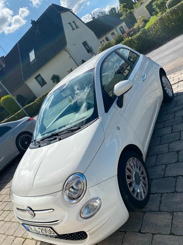 Weiß Gebraucht 2020 Fiat 500 Lounge Kleinwagen | 11.300 € (Fairer Preis) - Bild 1/4