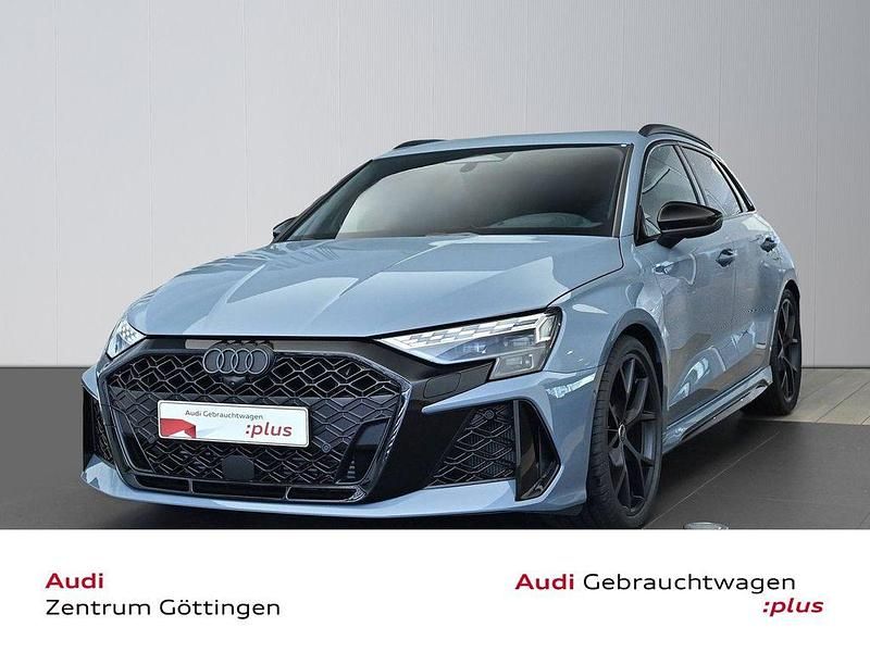 Kemoragrau metallic Gebraucht 2025 Audi RS3 Sportback Sport Kleinwagen | 74.380 € (Etwas zu teuer) - Bild 1/4