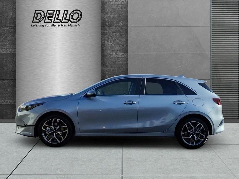 Neu Kia Ceed Style 140 PS (102 kW) 2025 (css) lunarsilber met. Kleinwagen