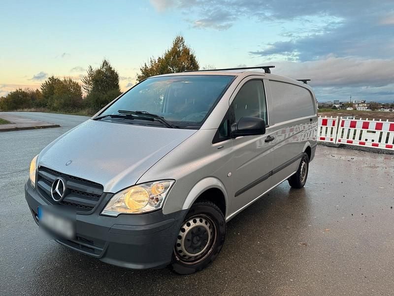 Silber Gebraucht 2013 Mercedes Vito Van / Kleinbus | 7.500 € - Bild 1/4