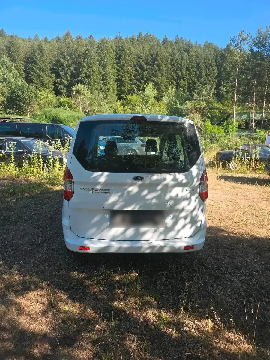 Gebraucht Ford Tourneo Courier 100 PS (73 kW) 2017 Weiß Van / Kleinbus