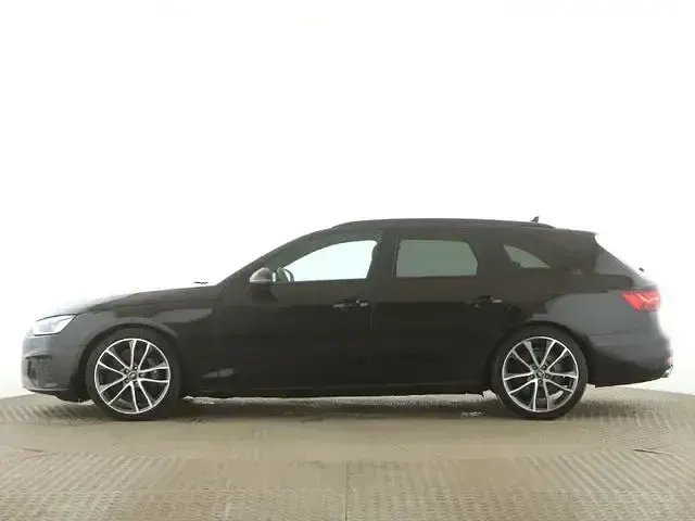 Używany Audi S4 Ambiente 341 KM (250 kW) 2023 Czarny Kombi