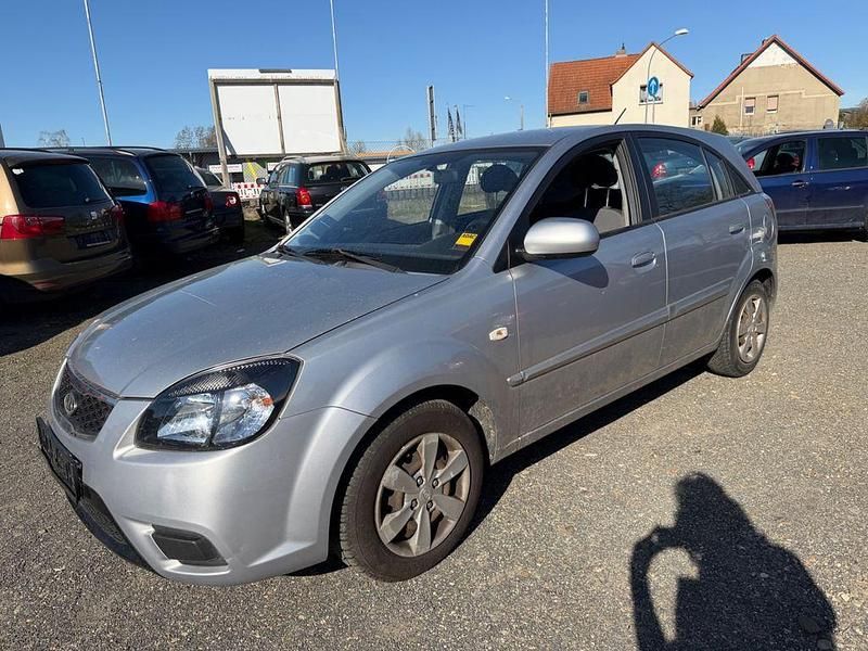 Gebraucht Kia Rio Vision 97 PS (71 kW) 2011 Silber Limousine