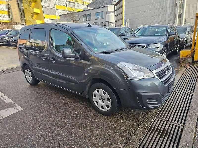 Gebraucht Peugeot Partner Active 110 PS (80 kW) 2016 Lack grau shark/metallic Van / Kleinbus