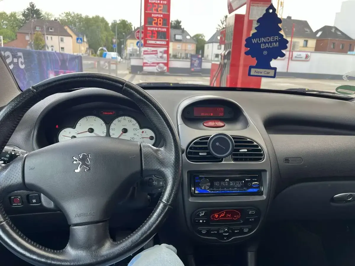 Gebraucht Peugeot 206 CC Tendance 109 PS (80 kW) 2004 Grau Cabrio
