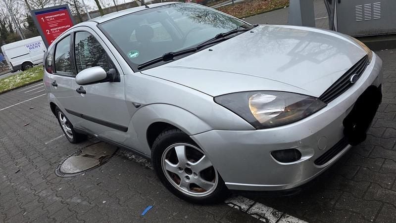 Gebraucht Ford Focus 105 PS (77 kW) 2001 Silber Kleinwagen