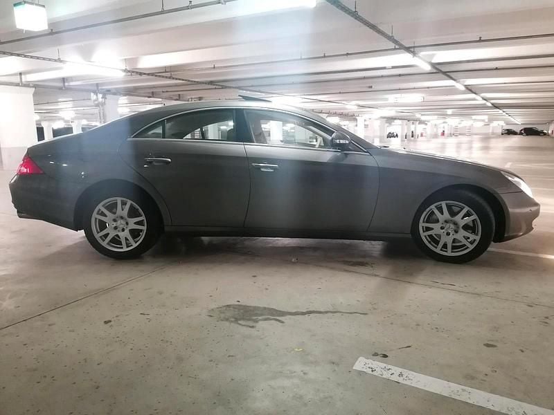 Gebraucht Mercedes CLS350 272 PS (200 kW) 2006 Gold Coupé