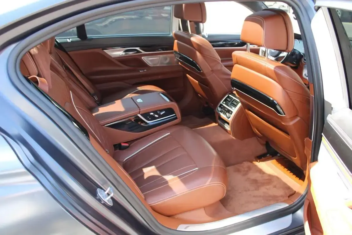 Gebraucht BMW 760 609 PS (447 kW) 2018 Grau Limousine