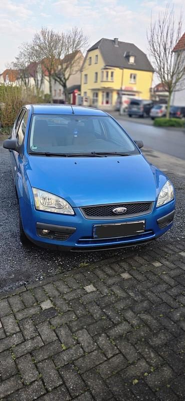 Gebraucht Ford Focus 90 PS (66 kW) 2005 Blau Kombi