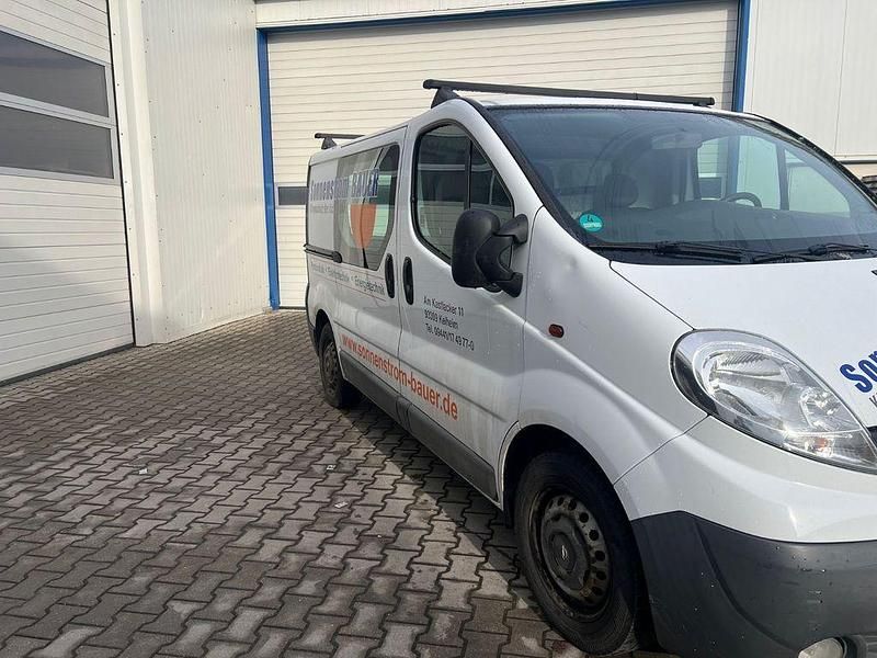 Gebraucht Opel Vivaro 114 PS (83 kW) 2011 Weiß Van / Kleinbus