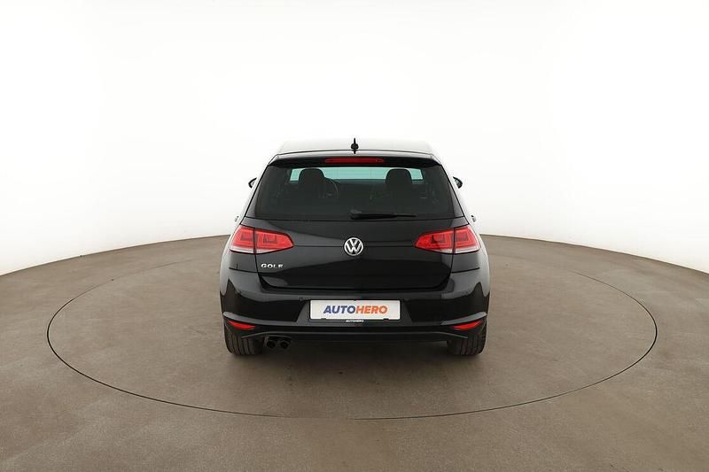 Second-hand VW Golf VII Highline 184 CP (135 kW) 2015 Negru Berlinǎ