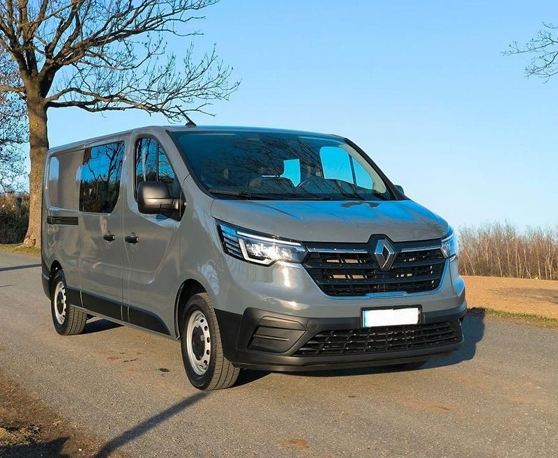 Gebraucht Renault Trafic 150 PS (110 kW) 2024 Grau Van / Kleinbus