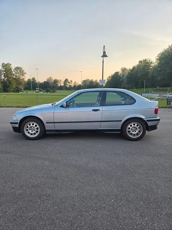 Gebraucht BMW 316 102 PS (75 kW) 1997 Silber Coupé