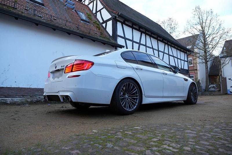 Gebraucht BMW M5 Shadowline 560 PS (411 kW) 2013 Weiß Limousine