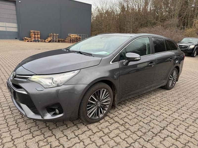 Grau Gebraucht 2018 Toyota Avensis Limousine | 10.400 € (Fairer Preis) - Bild 1/3