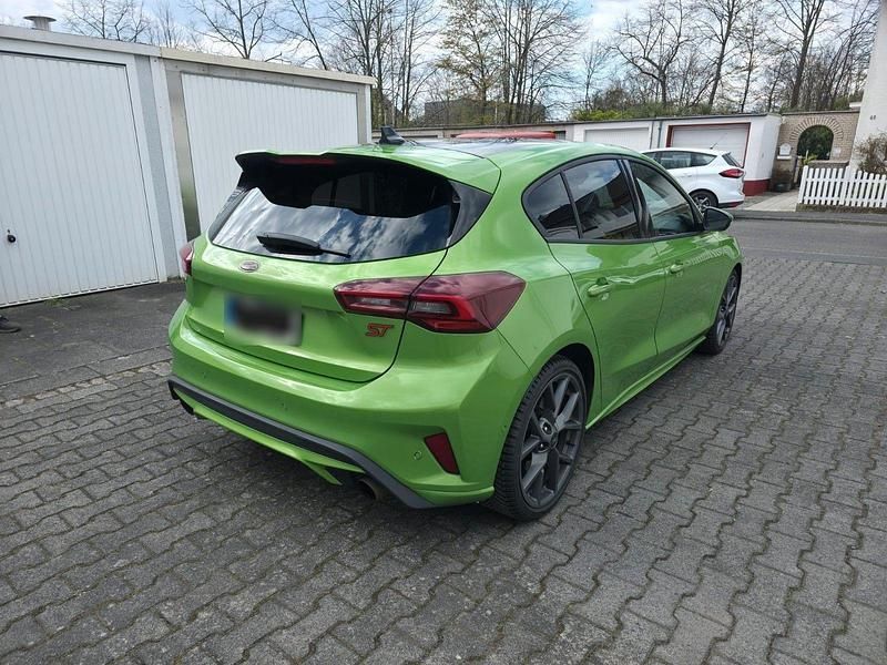 Gebraucht Ford Focus ST 280 PS (205 kW) 2025 Grün Limousine
