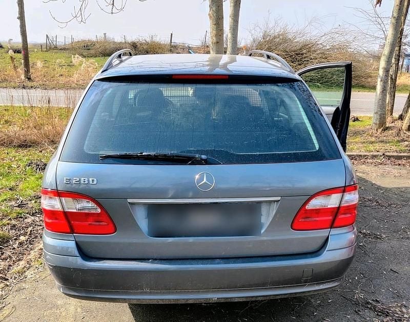 Gebraucht Mercedes E280 231 PS (169 kW) 2005 Grau Kombi