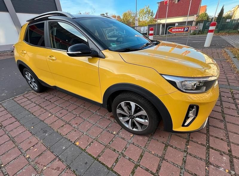 Gelb Gebraucht 2021 Kia Stonic Vision SUV | 14.700 € - Bild 1/4